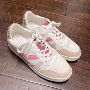 Old Navy Sneakers with glitter Size 8